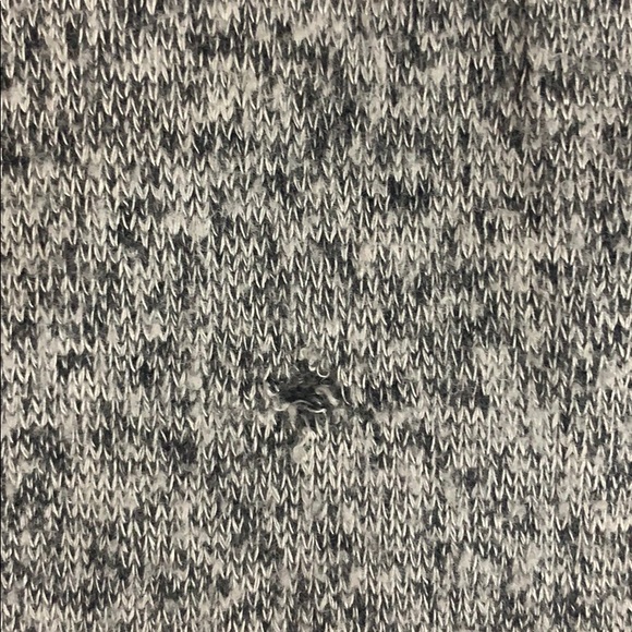 Grey black white blouse. covers butt - Picture 3 of 4